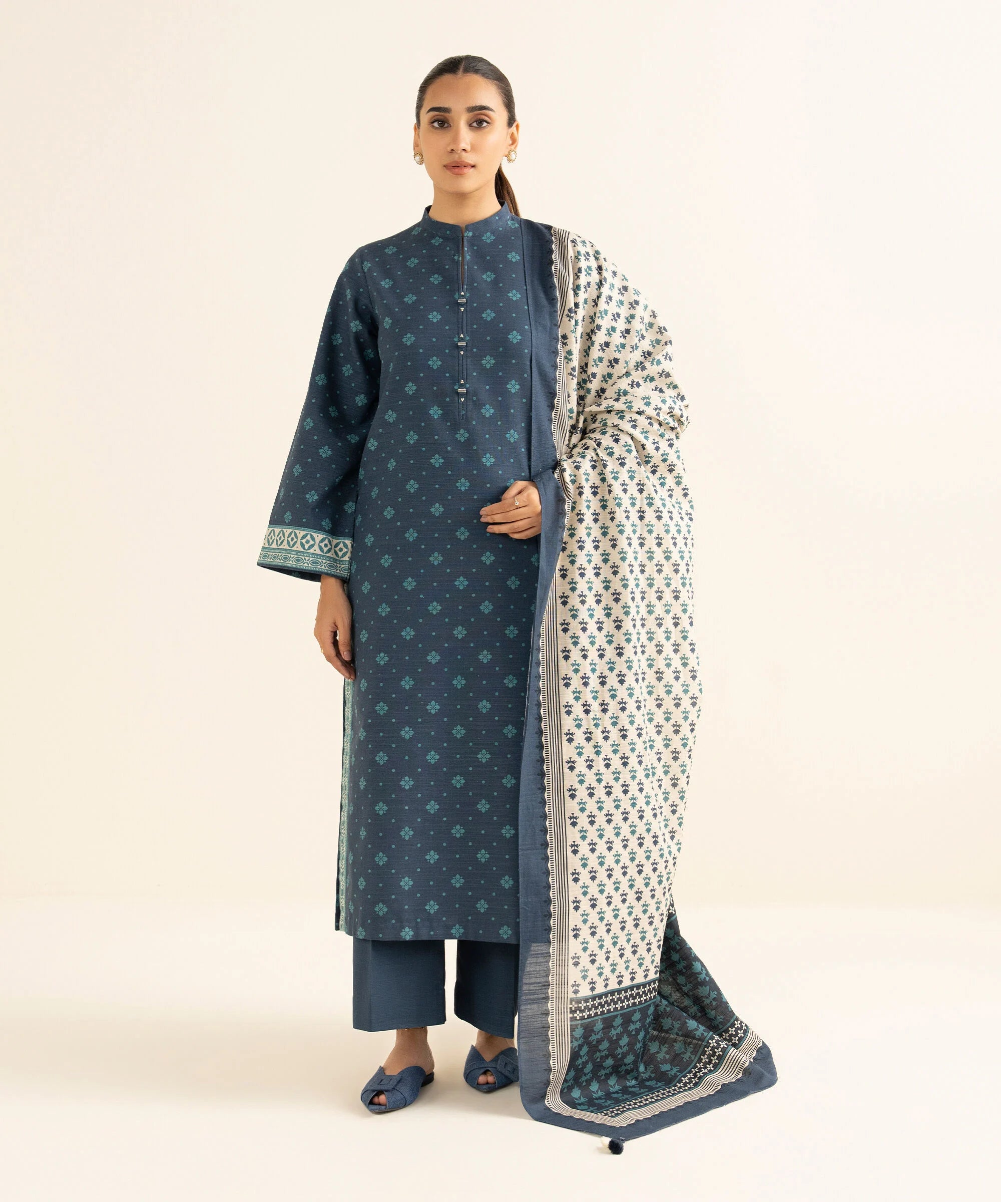 2 Piece - Printed Khaddar Suit