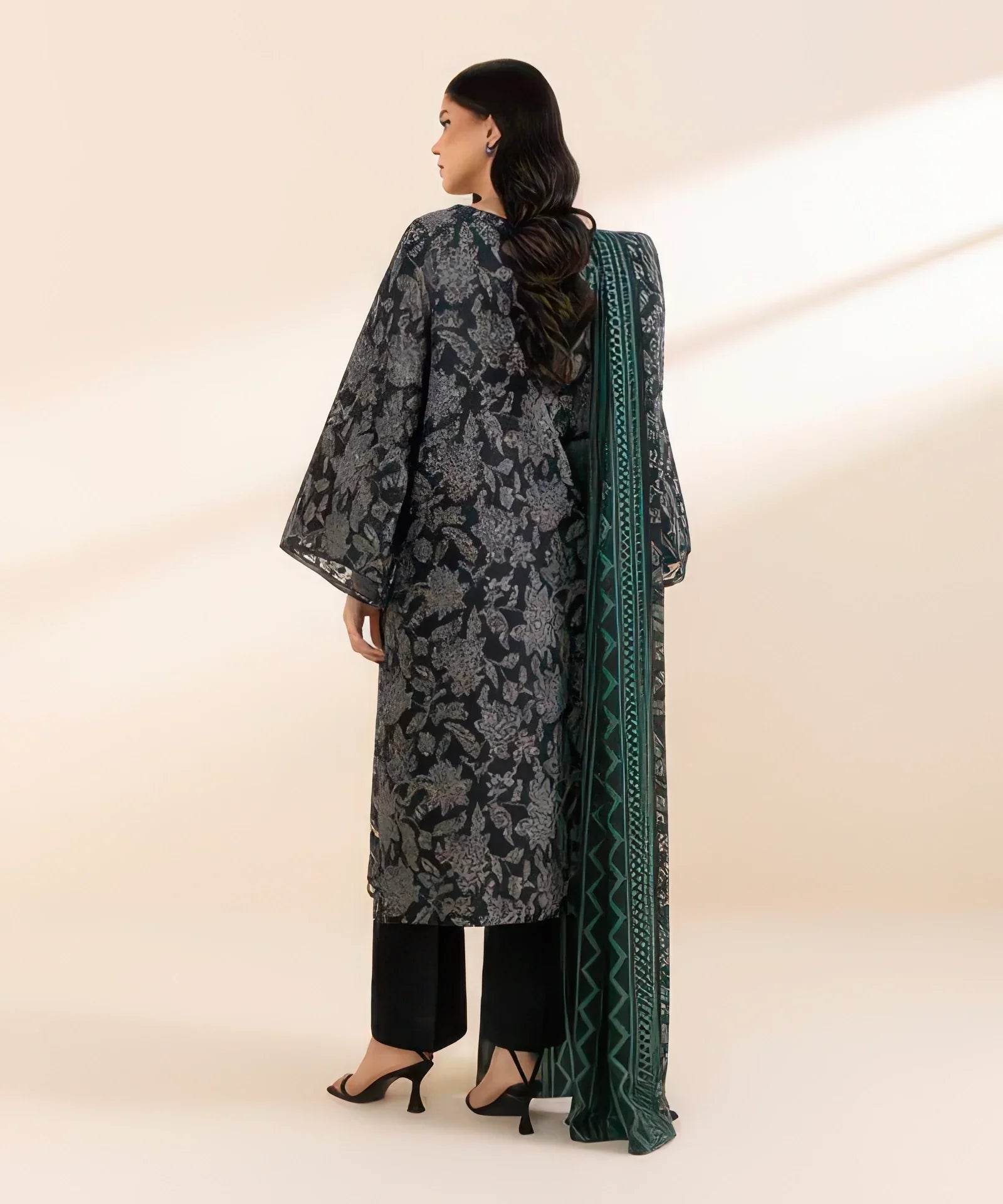 3 Piece - Embroidered Light Khaddar Suit