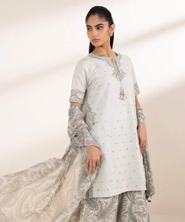 3 Piece - Embroidered Lawn Suit