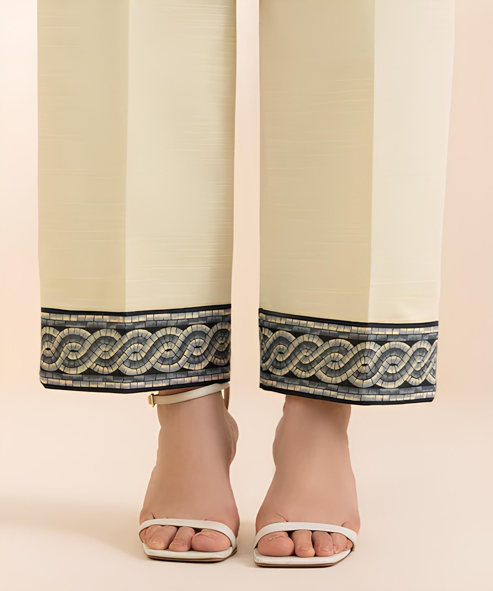 3 Piece - Printed Light Khaddar Suit