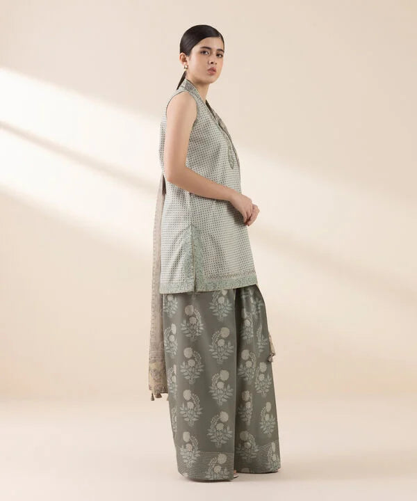 3 Piece - Embroidered Lawn Suit