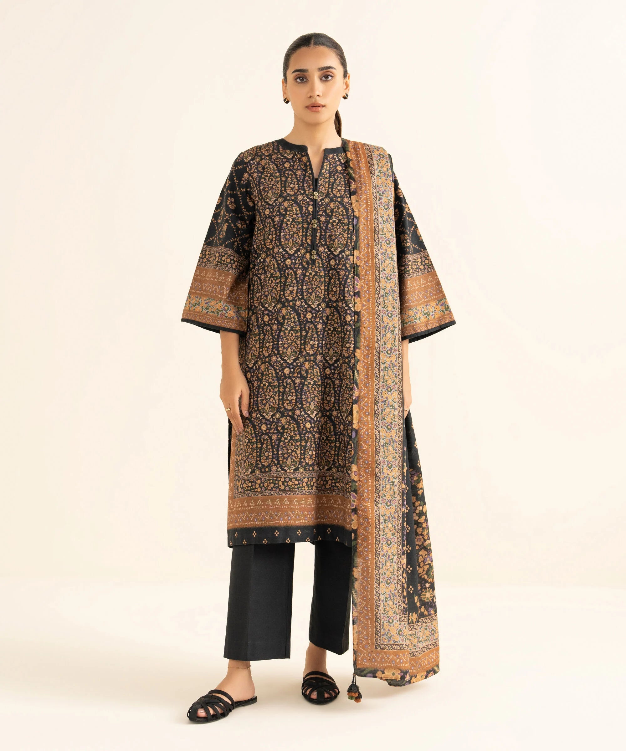 3 Piece - Printed Light Khaddar Suit