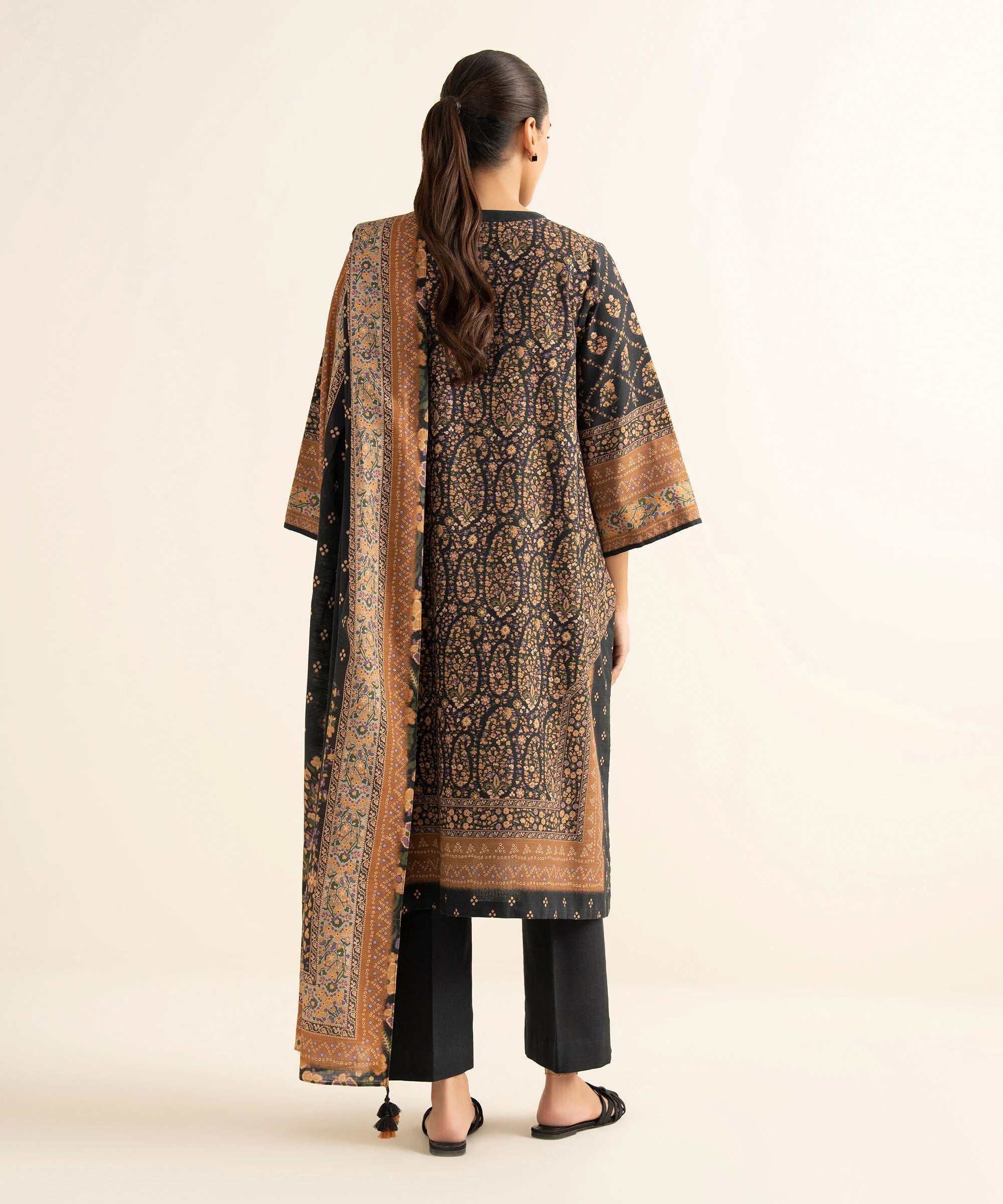 3 Piece - Printed Light Khaddar Suit
