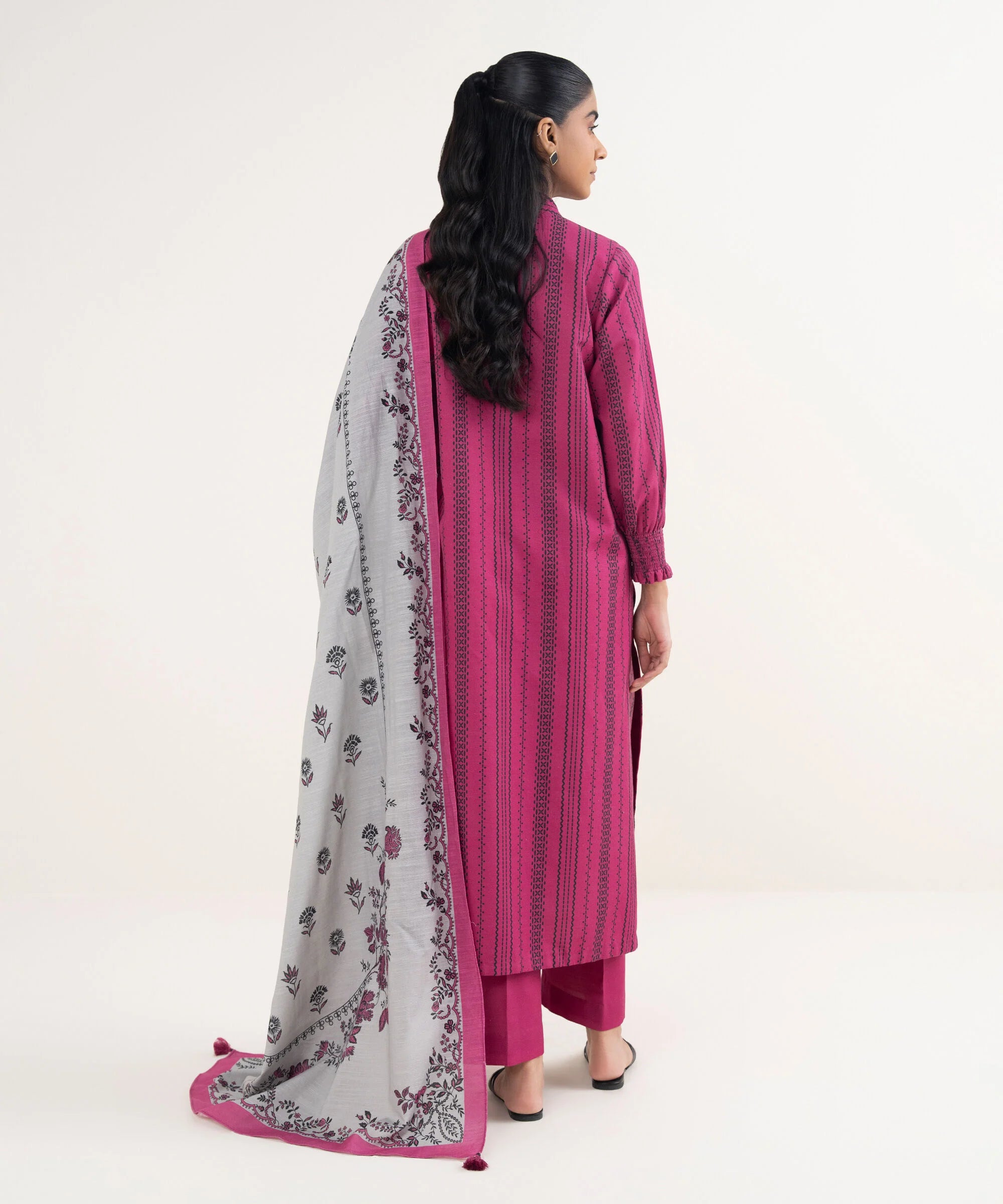 3 Piece - Printed Light Khaddar Suit