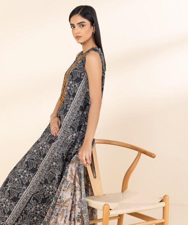 3 Piece - Embroidered Lawn Suit