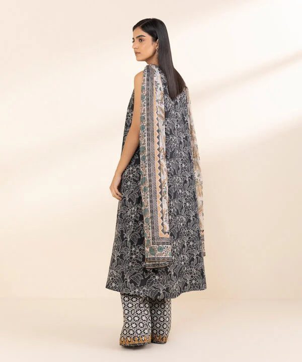 3 Piece - Embroidered Lawn Suit