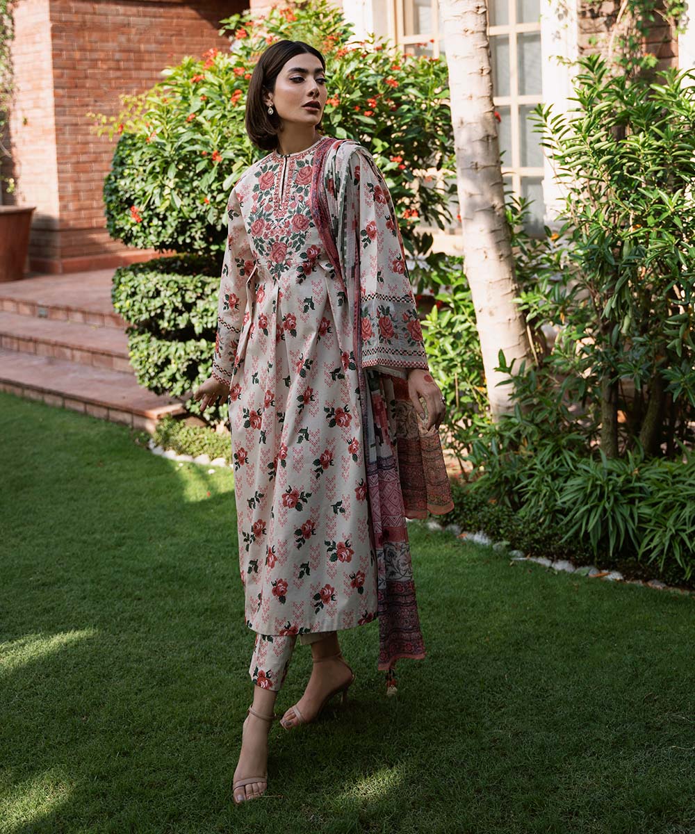 3 Piece - Embroidered Lawn Suit