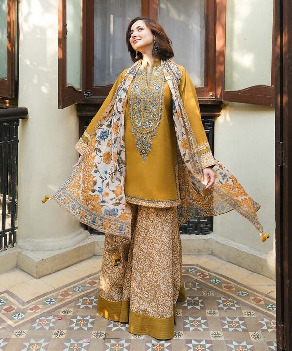 3 Piece - Embroidered Lawn Suit