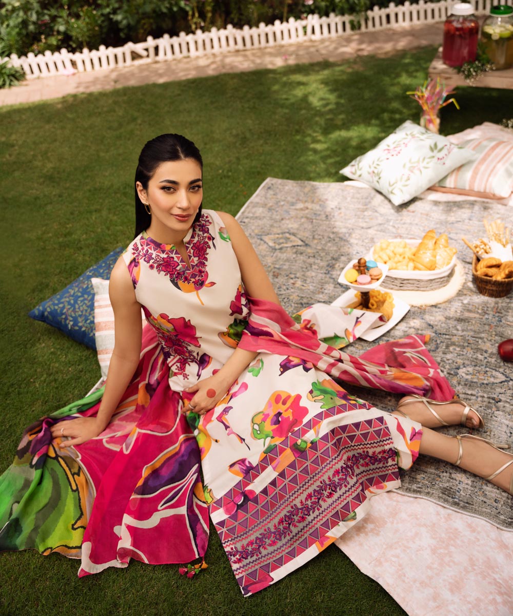 3 Piece - Embroidered Lawn Suit