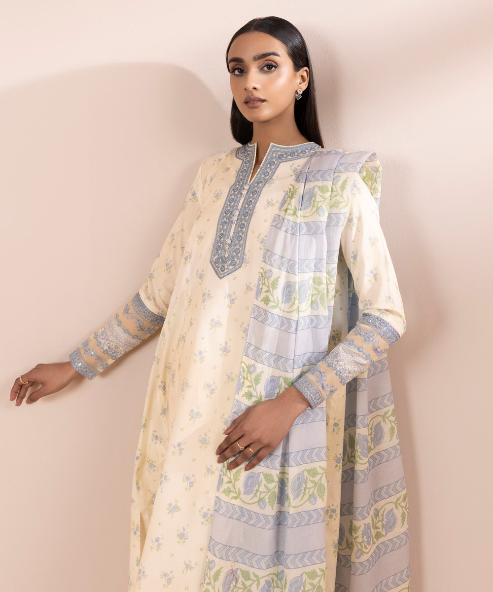 3 Piece - Embroidered Lawn Suit