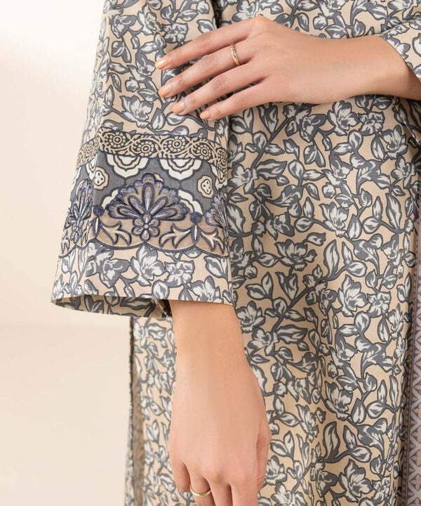 3 Piece - Embroidered Lawn Suit