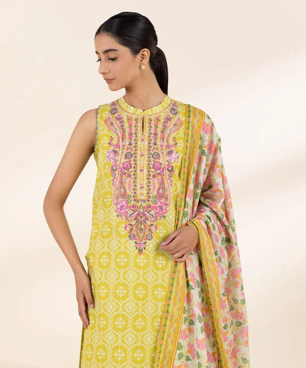 3 Piece - Embroidered Lawn Suit