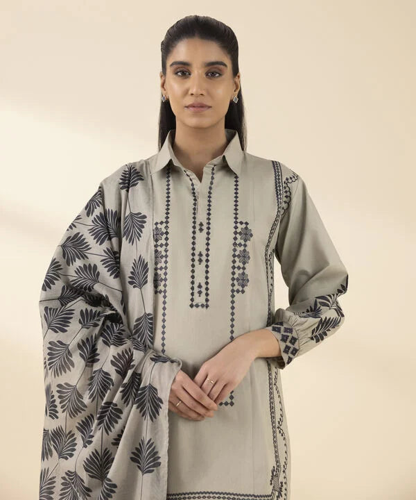 3 Piece - Embroidered Lawn Suit