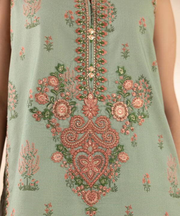 3 Piece - Embroidered Zari Lawn Suit